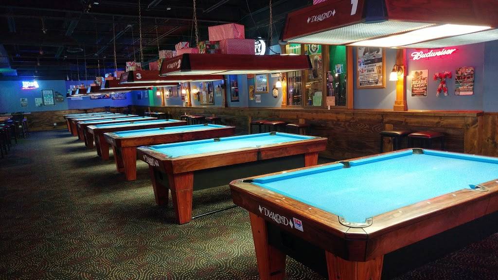 Q Bar & Grill | night club | 8109 Cass Avenue, Darien, IL 60561, USA | 6302410970 OR +1 630-241-0970