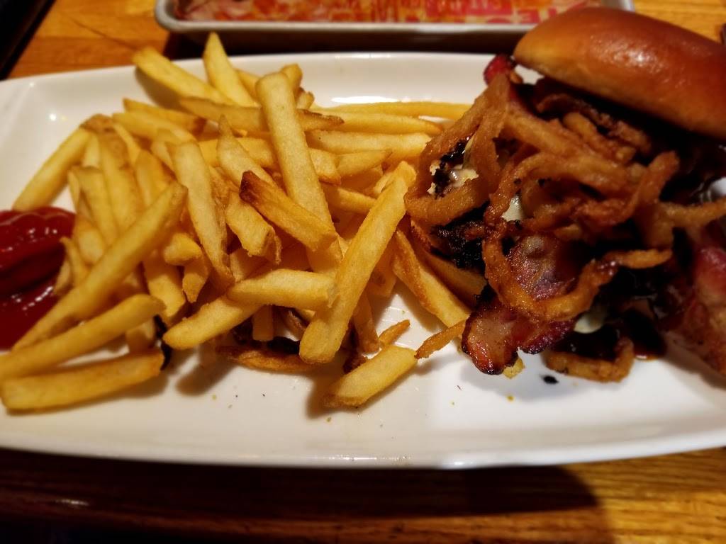 Applebees Grill + Bar | restaurant | 1350 Travis Blvd #Z-5, Fairfield, CA 94533, USA | 7073990796 OR +1 707-399-0796