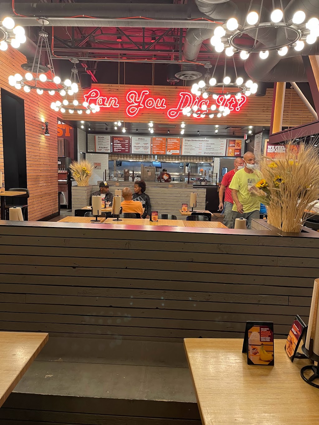 Big Chicken | restaurant | 4480 Paradise Rd #1200, Las Vegas, NV 89169, USA | 7026753333 OR +1 702-675-3333