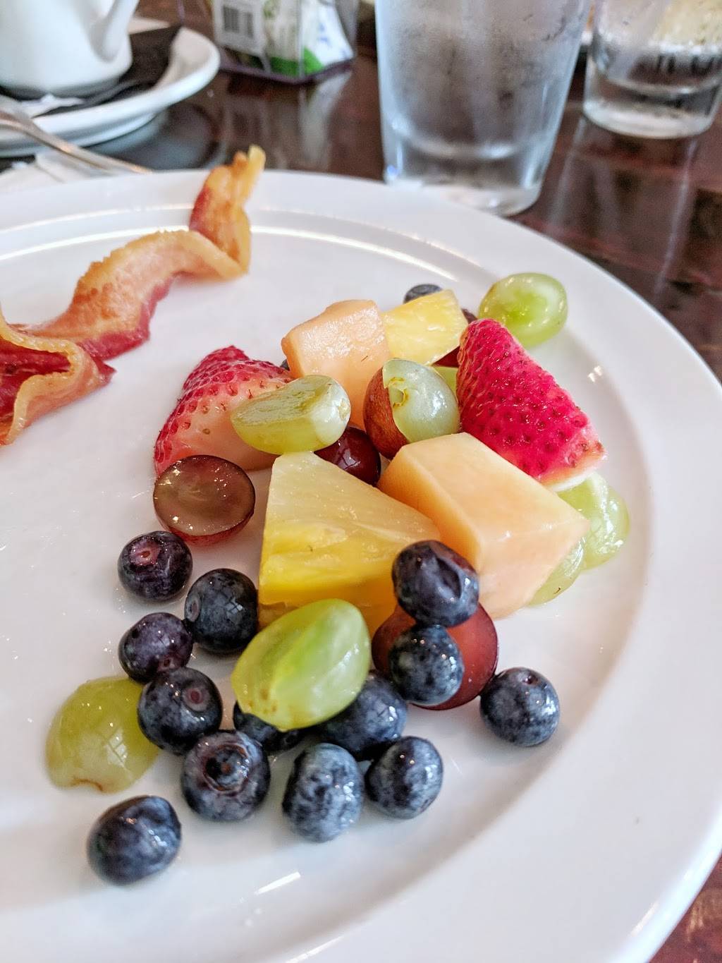 Orapax Restaurant | restaurant | 1300 Redgate Ave, Norfolk, VA 23507, USA | 7576278041 OR +1 757-627-8041