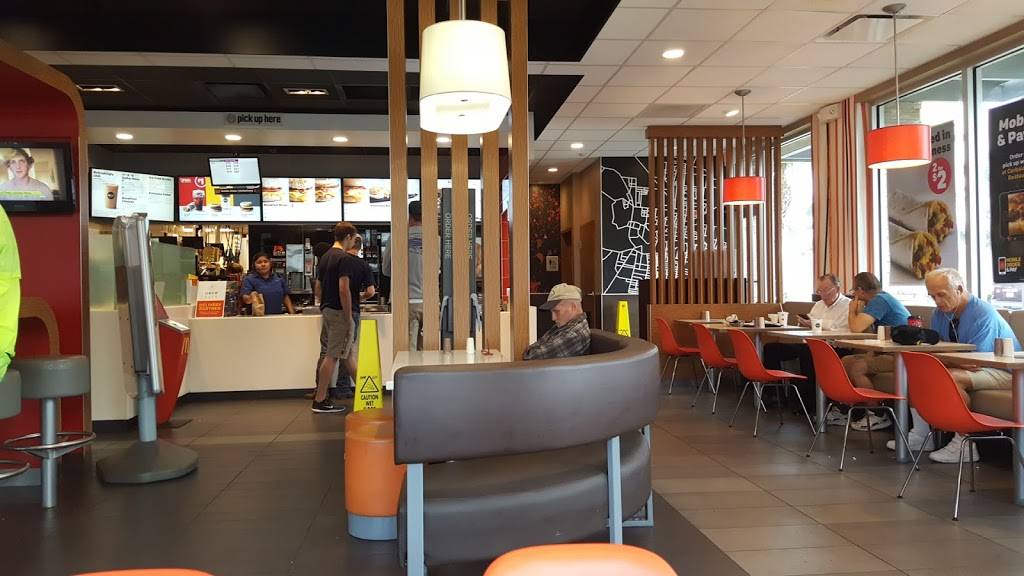 McDonalds | cafe | 14985 S Tamiami Trail, Fort Myers, FL 33912, USA | 2394374668 OR +1 239-437-4668