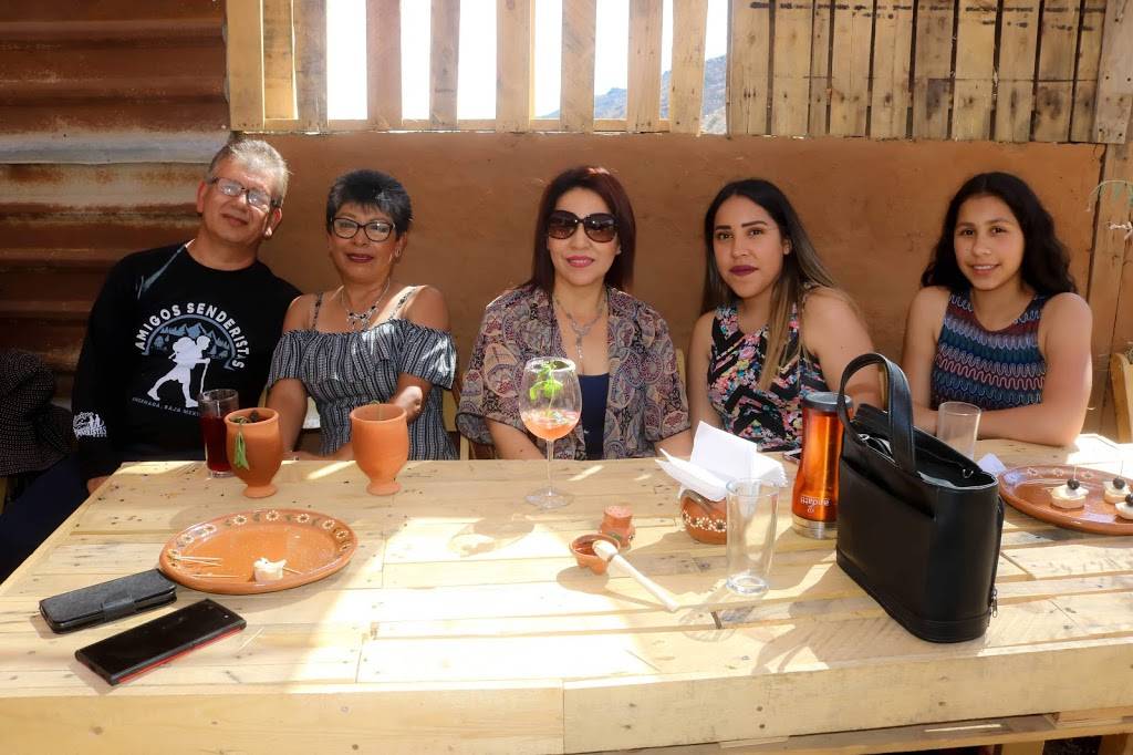 Delicias Mayoral | restaurant | Ejido Emiliano zapata km70, Ensenada, Militar, 21470 Tecate, B.C., Mexico | 016461312318 OR +52 646 131 2318