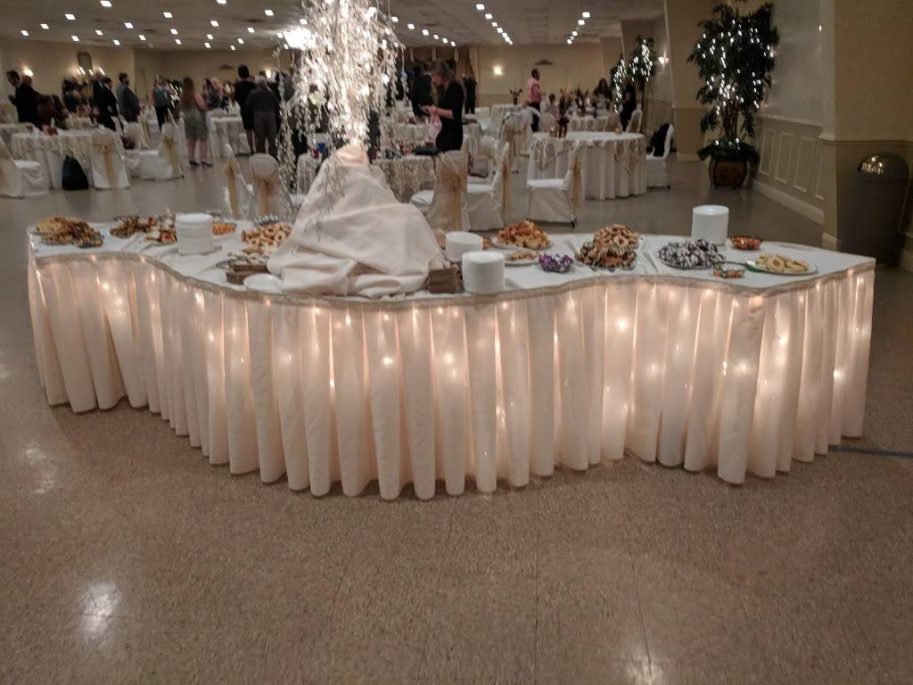 Hopwood Social Hall | restaurant | 114 Old Furnace Rd, Hopwood, PA 15445, USA | 7245640220 OR +1 724-564-0220