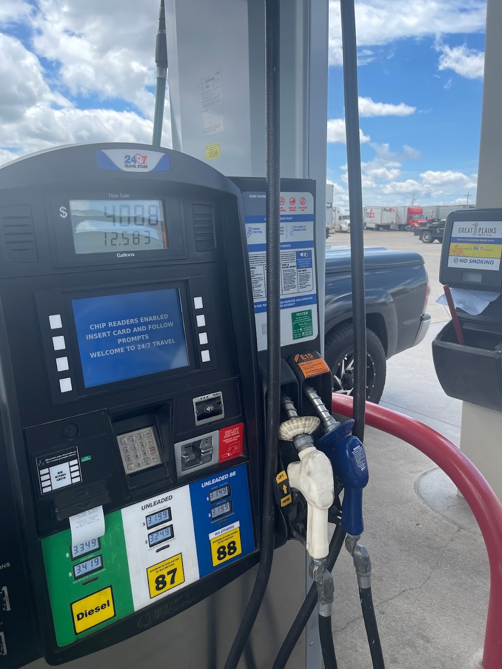 24/7 Travel Store | restaurant | 745 S 1st St, WaKeeney, KS 67672, USA | 7857432157 OR +1 785-743-2157