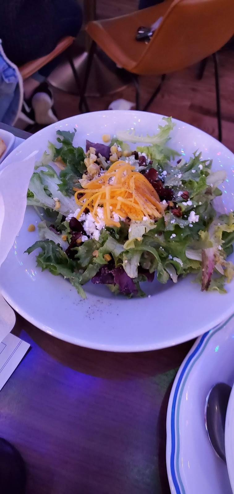 Juniors on Harrison | restaurant | 789 Harrison Ave, New Orleans, LA 70124, USA | 5047666902 OR +1 504-766-6902