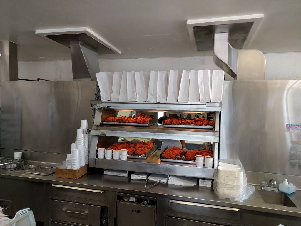 Ezells Famous Chicken | restaurant | 501 23rd AVE (23rd &, E Jefferson St, Seattle, WA 98122, USA | 2063244141 OR +1 206-324-4141