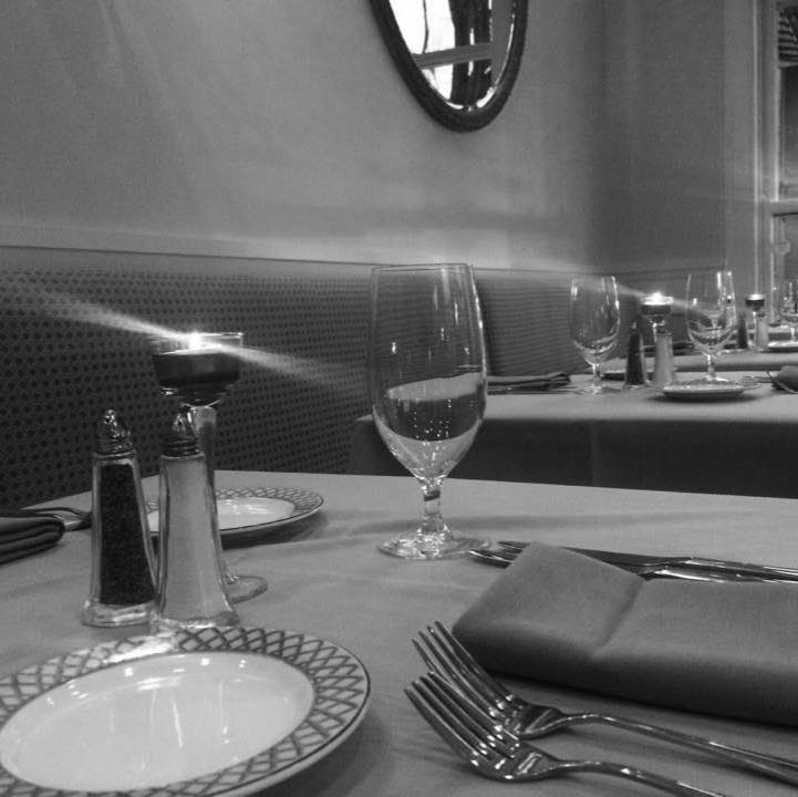 Parrot Cage Restaurant | restaurant | 7059 S South Shore Dr, Chicago, IL 60649, USA | 7736025333 OR +1 773-602-5333