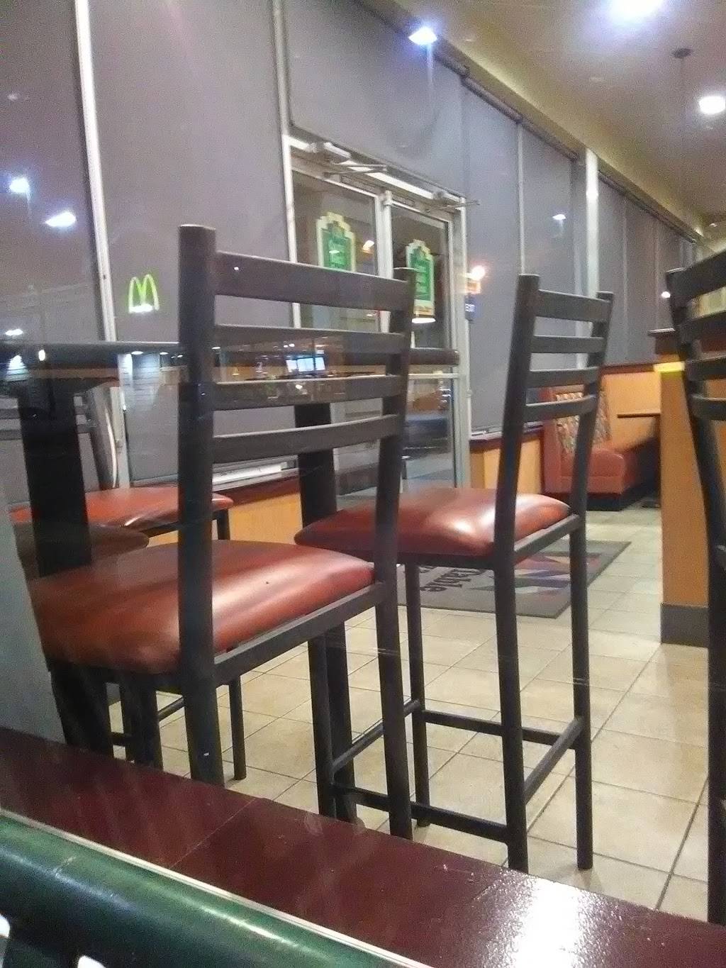 Round Table Pizza | meal delivery | 14870 CA-4, Discovery Bay, CA 94505, USA | 9255133600 OR +1 925-513-3600