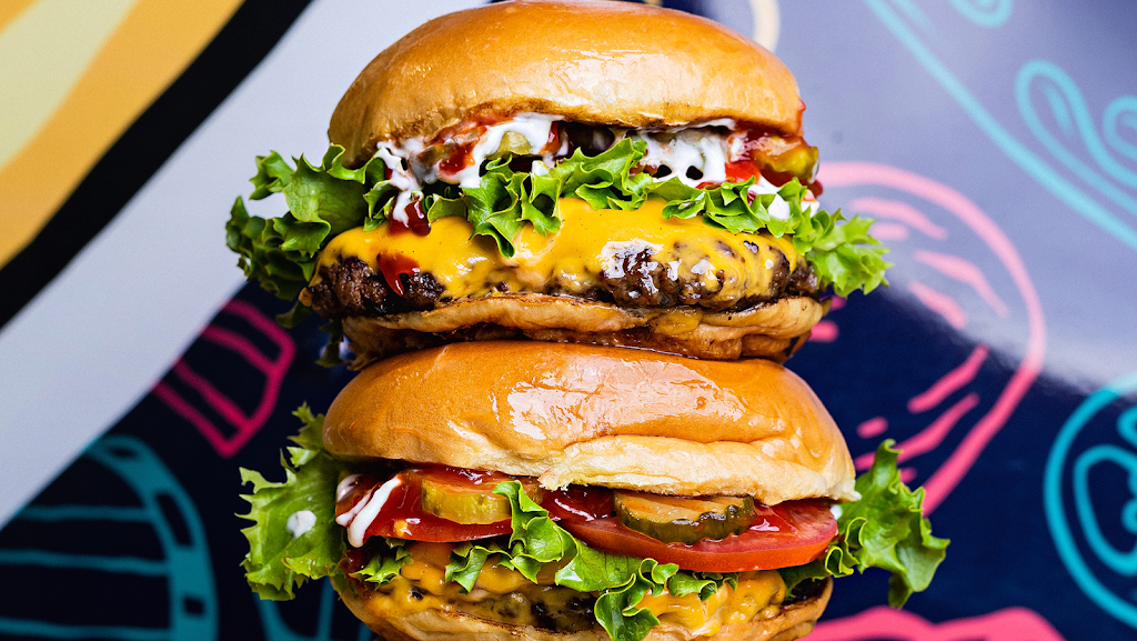 Yoyos Burgers | restaurant | 16090 SW 184th St, Miami, FL 33187, USA | 3059647845 OR +1 305-964-7845