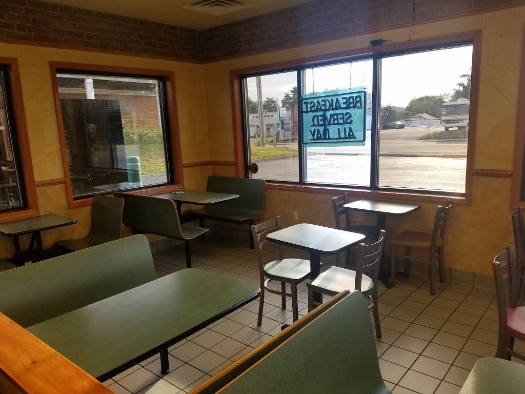 Subway | restaurant | 762 Cosby Hwy, Newport, TN 37821, USA | 4236257700 OR +1 423-625-7700