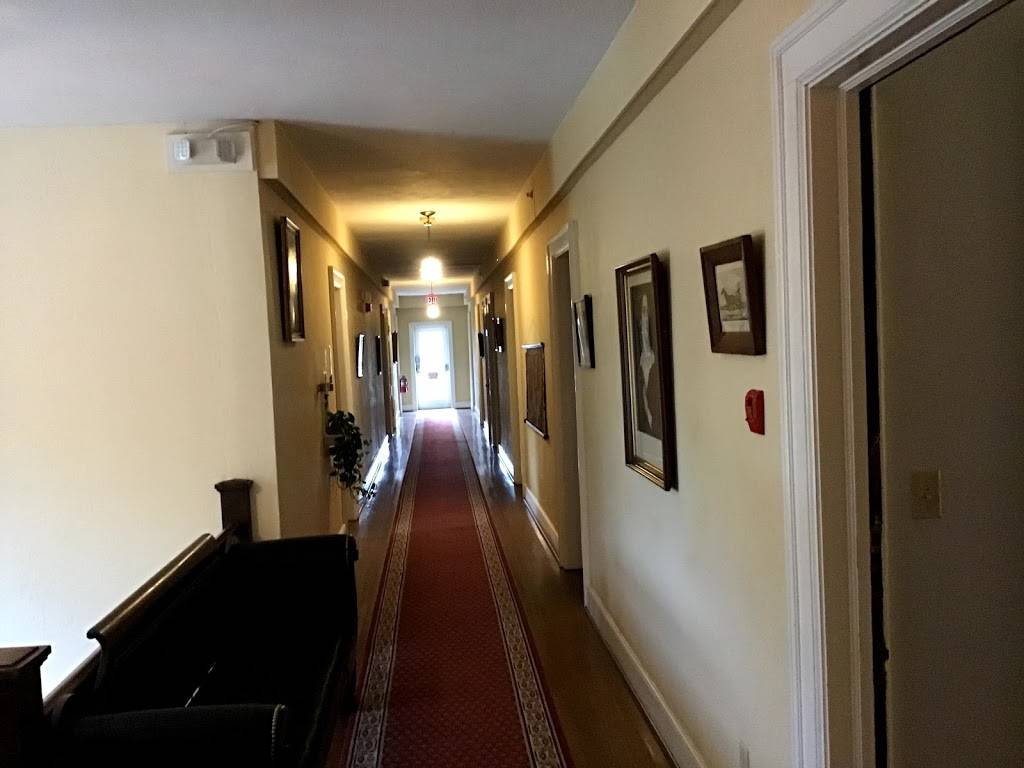 General Lewis Inn | restaurant | 1236 E Washington St, Lewisburg, WV 24901, USA | 3046452600 OR +1 304-645-2600