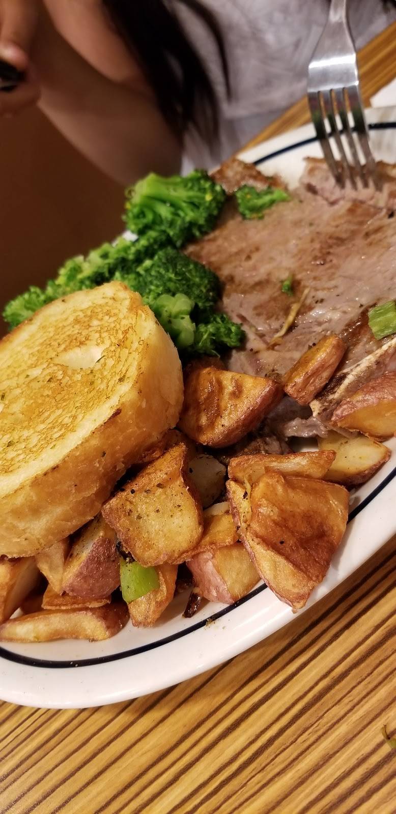 IHOP | restaurant | 2935 Hempstead Turnpike, Levittown, NY 11756, USA | 5165975490 OR +1 516-597-5490