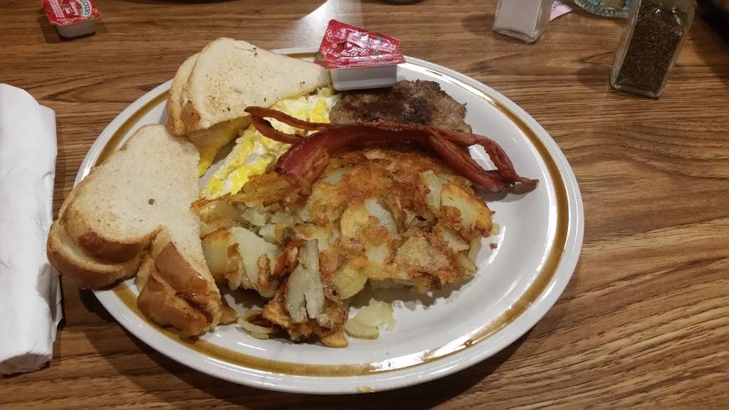 Brads BBQ | restaurant | 141 E Main St, Bellevue, OH 44811, USA | 5672144429 OR +1 567-214-4429