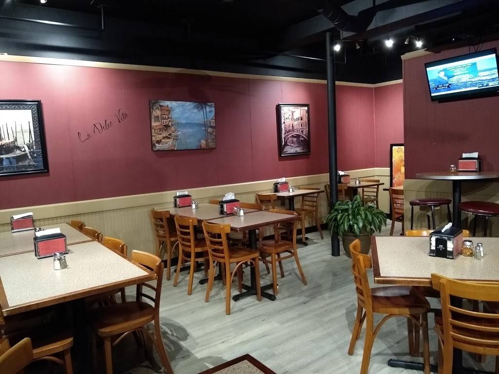 Menas Pizzeria | restaurant | 914 Washington St, Harpers Ferry, WV 25425, USA | 3045356362 OR +1 304-535-6362