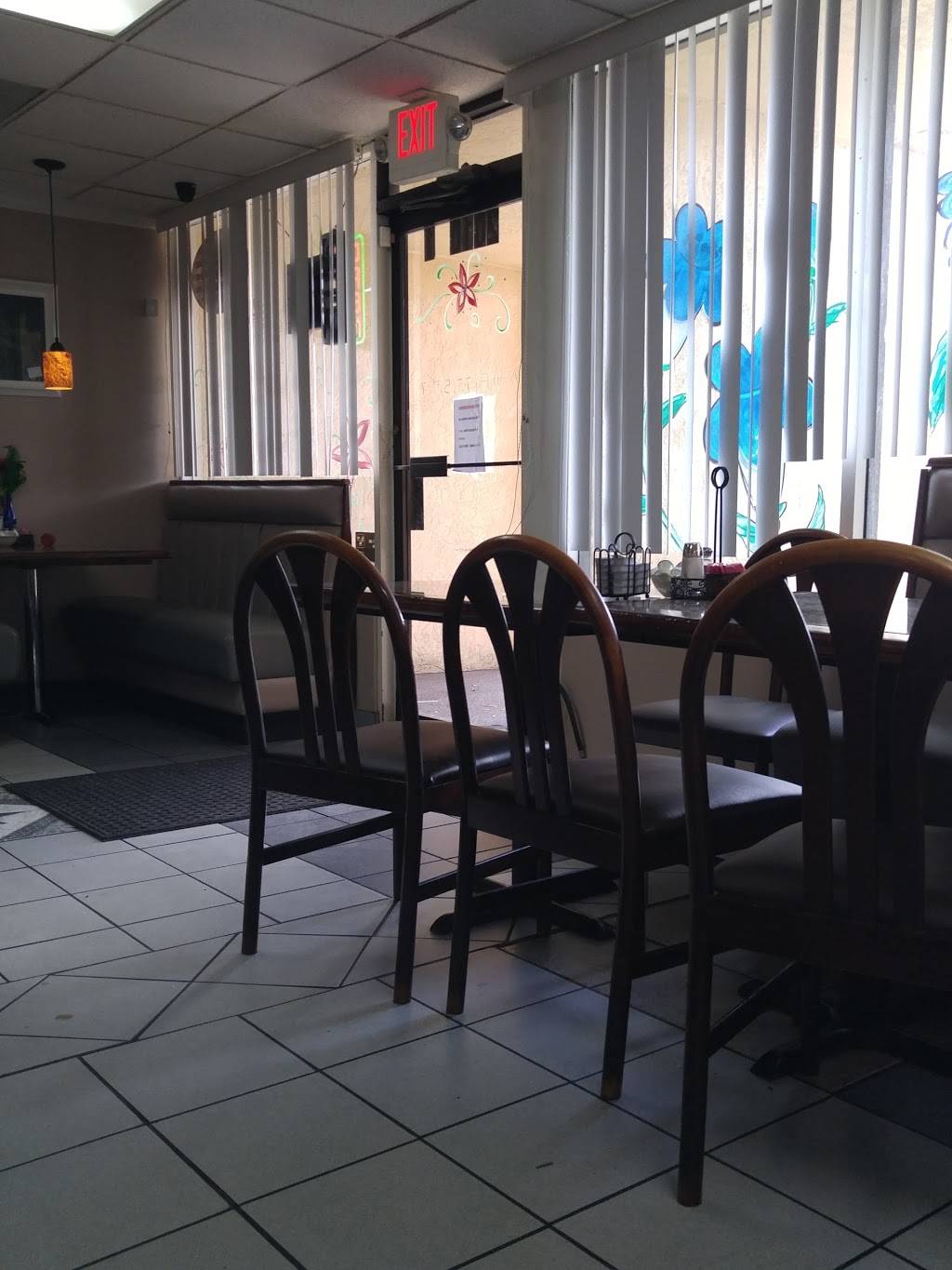 Mama Sallys | restaurant | 2010 SE US Hwy 19, Crystal River, FL 34429, USA | 3527943028 OR +1 352-794-3028