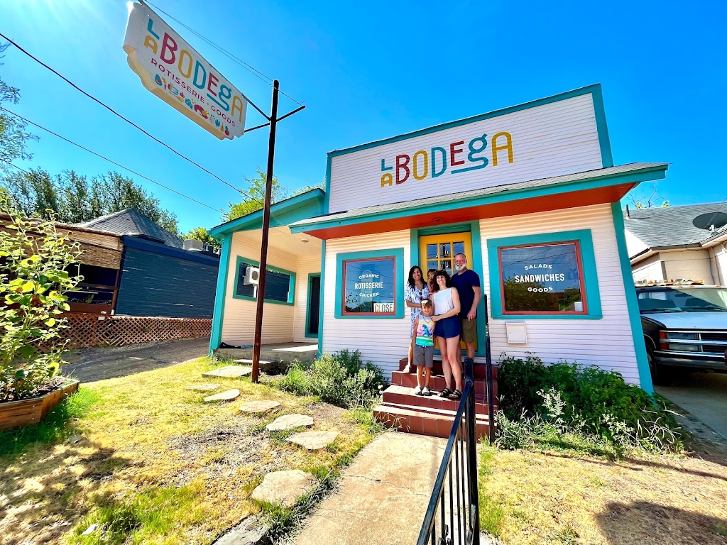 La Bodega Rotisserie and Goods | restaurant | 208 W Eighth St, Dallas, TX 75208, USA | 9452338225 OR +1 945-233-8225
