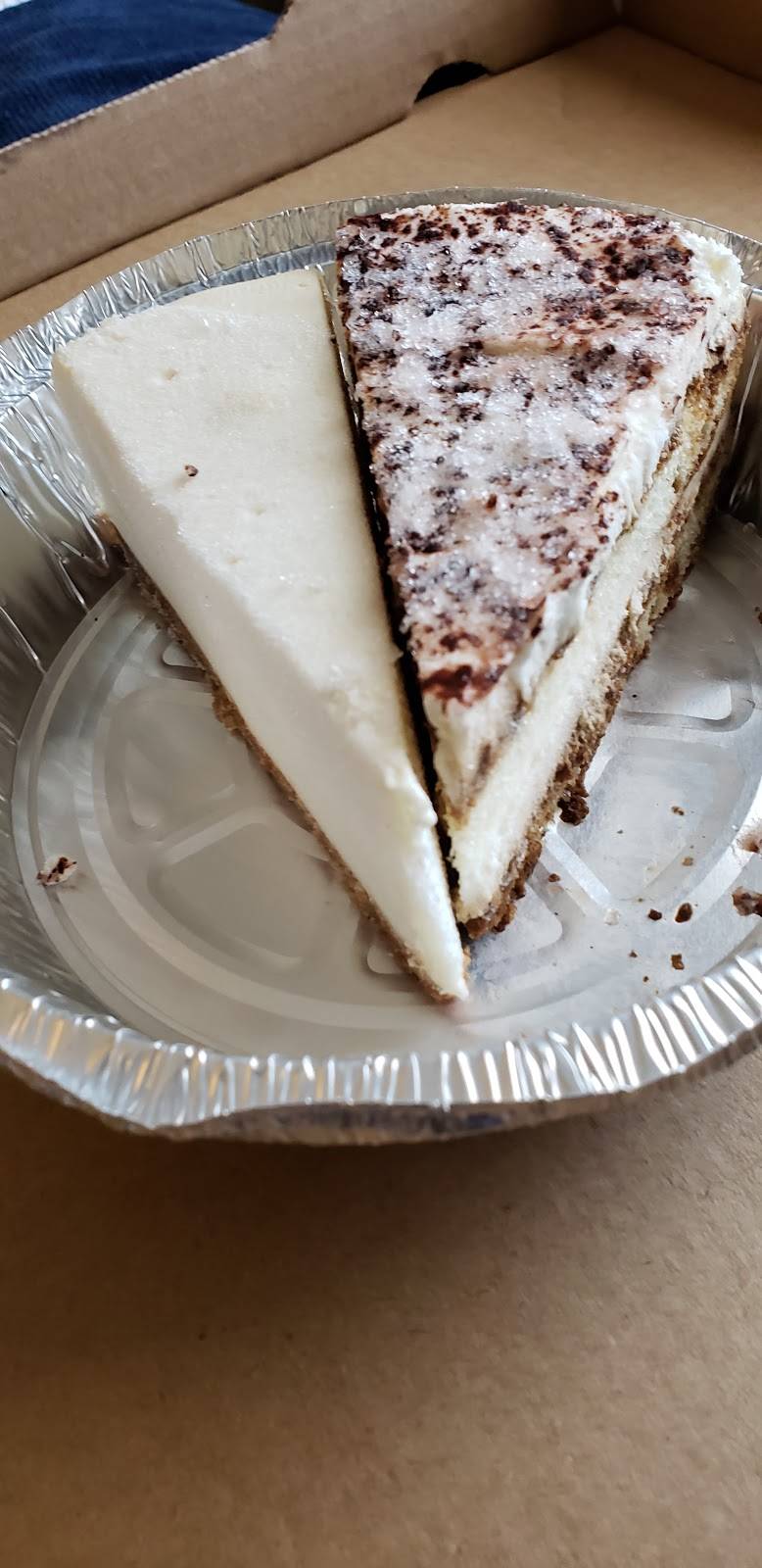 N Y Giant Pizza | restaurant | 2555 Morena Blvd, San Diego, CA 92110, USA | 6193266969 OR +1 619-326-6969