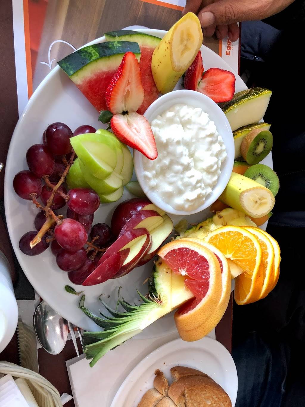 Eggsquis | restaurant | 7401 Boulevard Newman, LaSalle, QC H8N 1X3, Canada | 5143680333 OR +1 514-368-0333