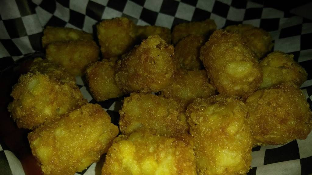 Fuzzys Sports Bar & Grill | restaurant | 1270 S Highland Ave, Clearwater, FL 33756, USA | 7274459600 OR +1 727-445-9600