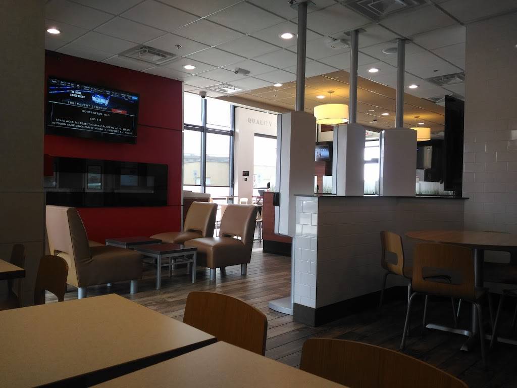 Wendys | restaurant | 1530 E Algonquin Rd, Schaumburg, IL 60173, USA | 8473030242 OR +1 847-303-0242