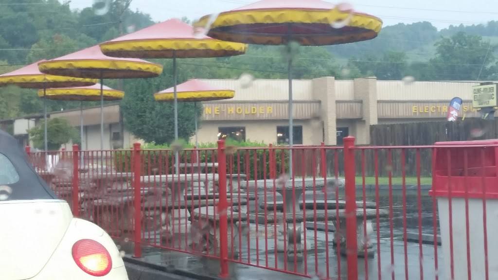 Sammons Hot Dogs | restaurant | 2020 W Elk Ave, Elizabethton, TN 37643, USA | 4235429585 OR +1 423-542-9585