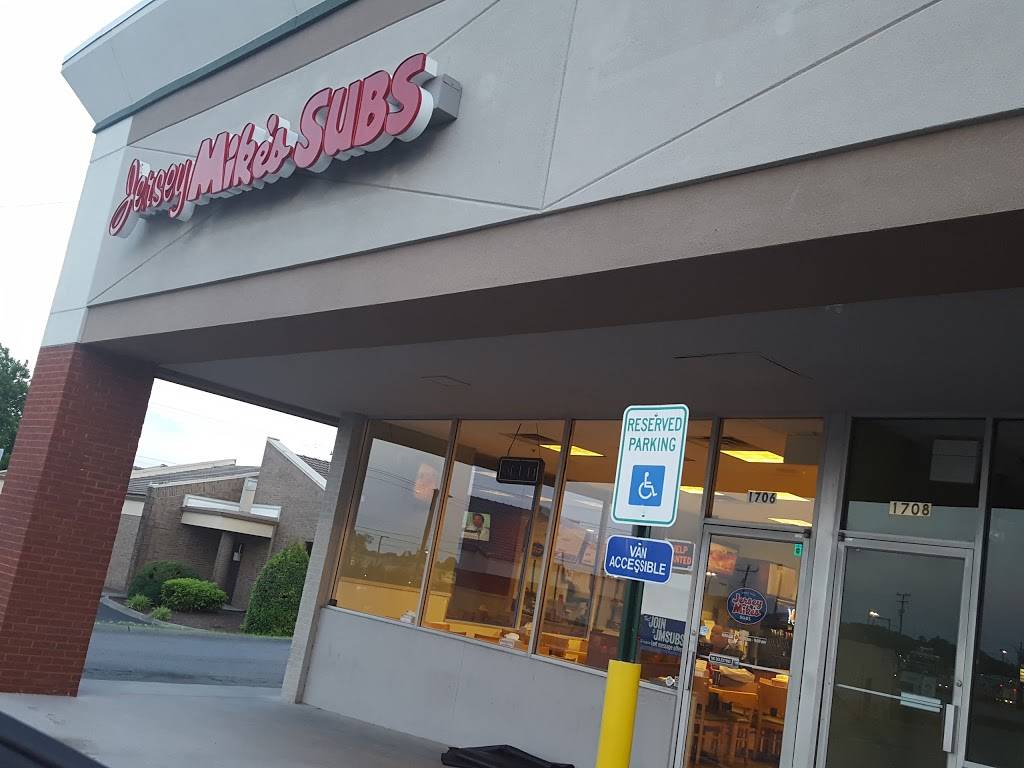 Jersey Mikes Subs | meal takeaway | 1706 Gallatin Pike N Suite 8A, Madison, TN 37115, USA | 6158682246 OR +1 615-868-2246