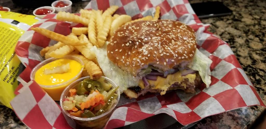 Skippys Gyros | restaurant | 2121 Butterfield Rd, Oak Brook, IL 60523, USA | 6308844976 OR +1 630-884-4976