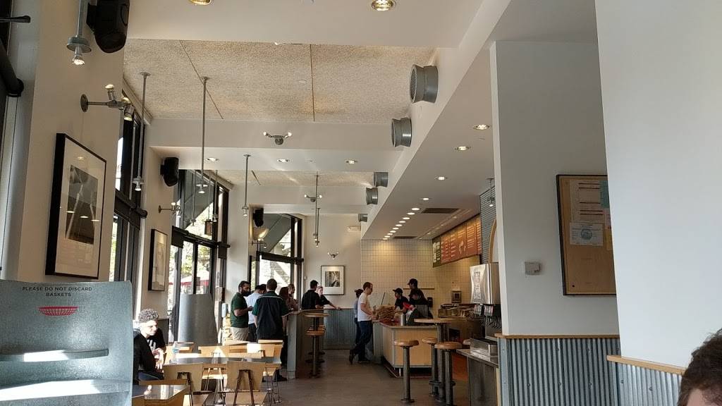 Chipotle Mexican Grill | restaurant | 24405 Town Center Dr, Valencia, CA 91355, USA | 6612842461 OR +1 661-284-2461