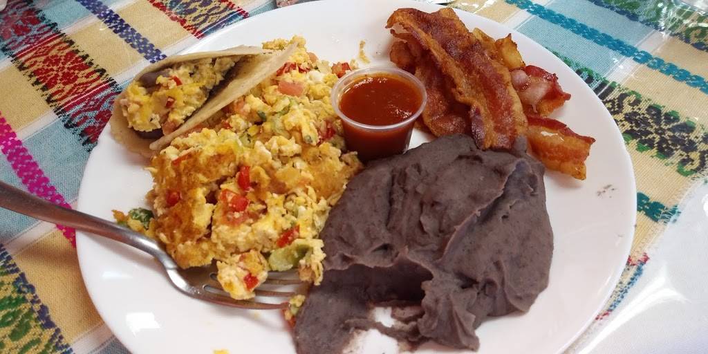 Antojitos Guatemaltecos | restaurant | 5823 W Fullerton Ave, Chicago, IL 60639, USA | 7734173400 OR +1 773-417-3400