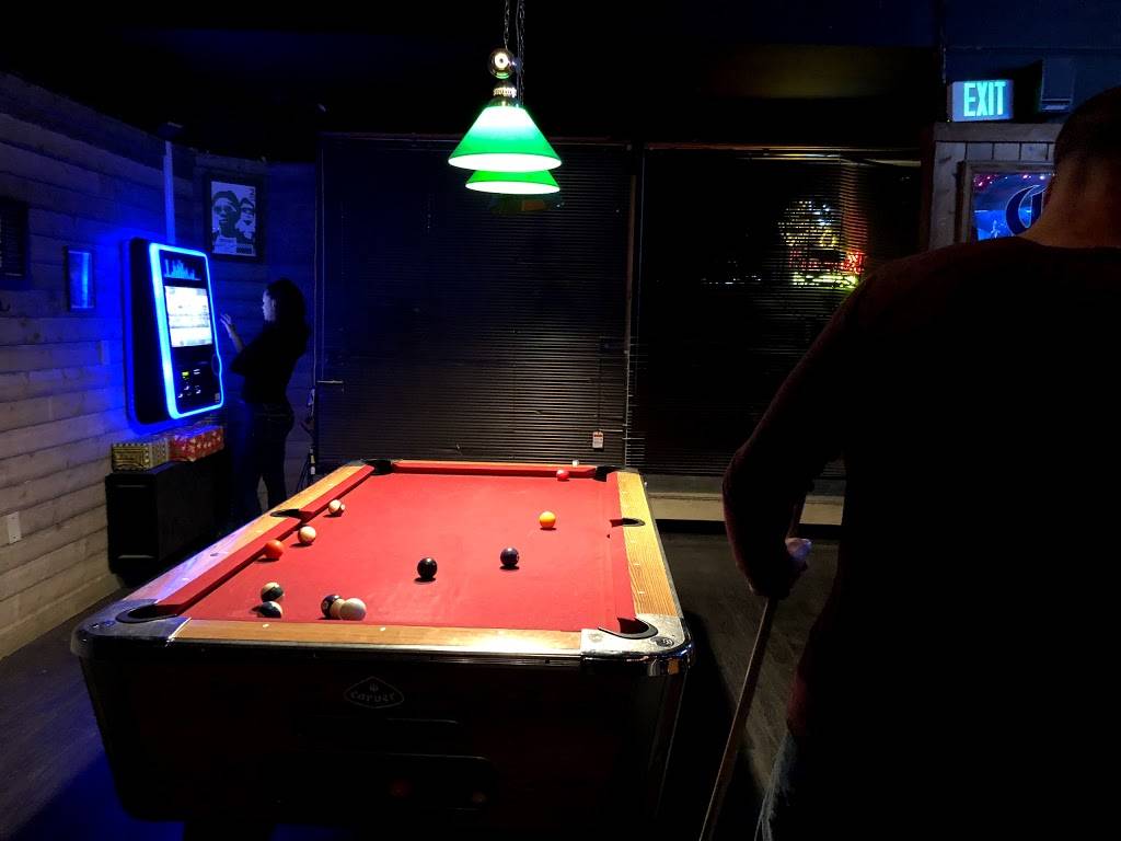 The Castle Sports Bar and Grill | restaurant | 2401 N Sepulveda Blvd, Manhattan Beach, CA 90266, USA | 3105450777 OR +1 310-545-0777