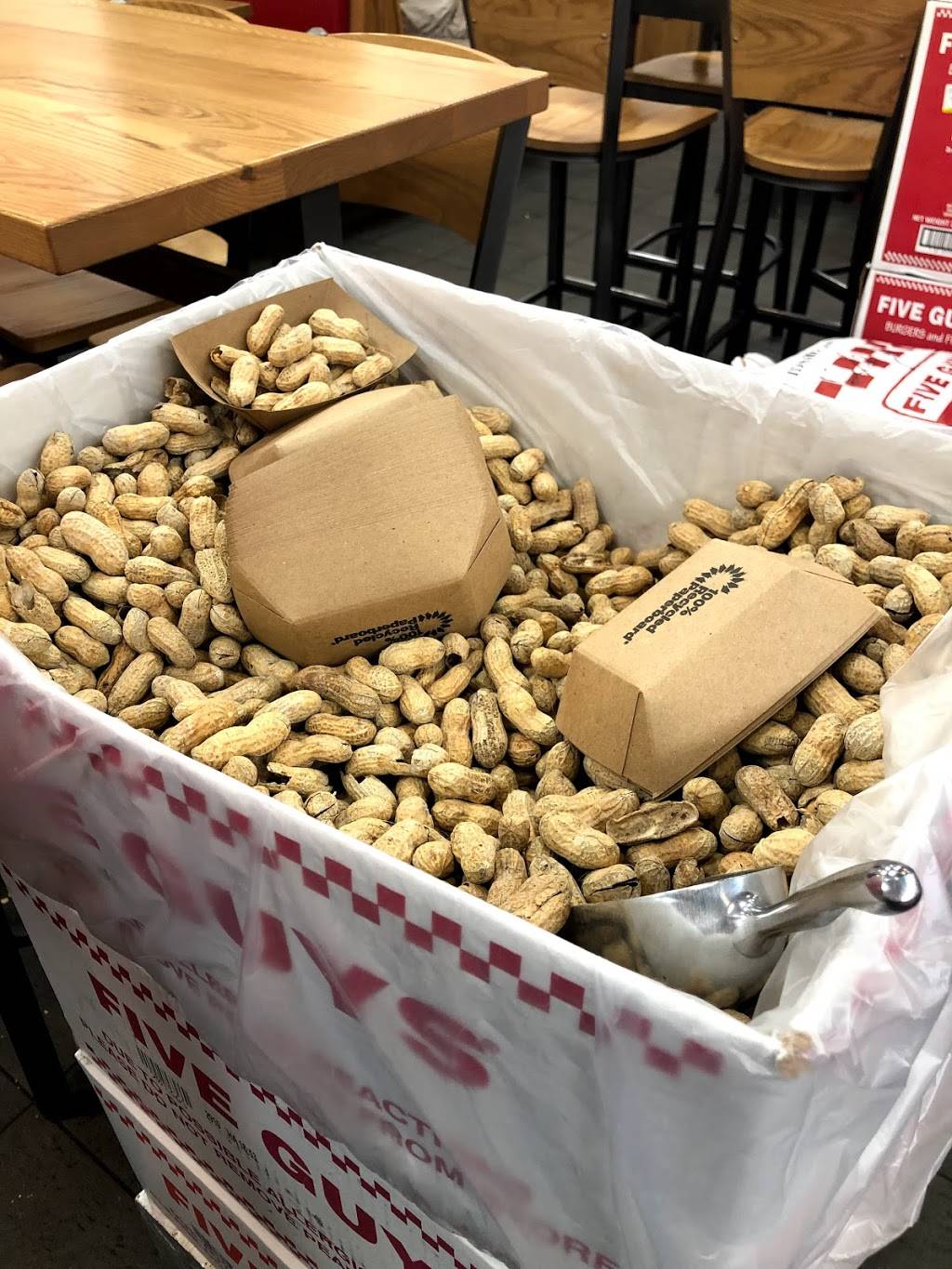 Five Guys | restaurant | 3911 W Bethel Ave, Muncie, IN 47304, USA | 7653137567 OR +1 765-313-7567