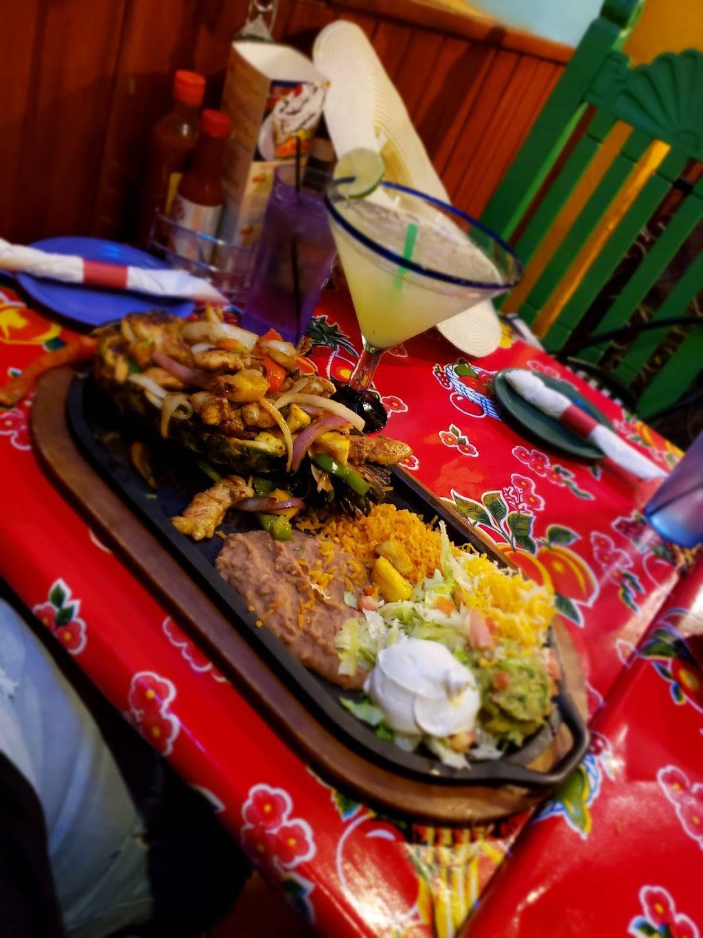 Casa Margarita | restaurant | 32 South La Grange Road, La Grange, IL 60525, USA | 7083542272 OR +1 708-354-2272