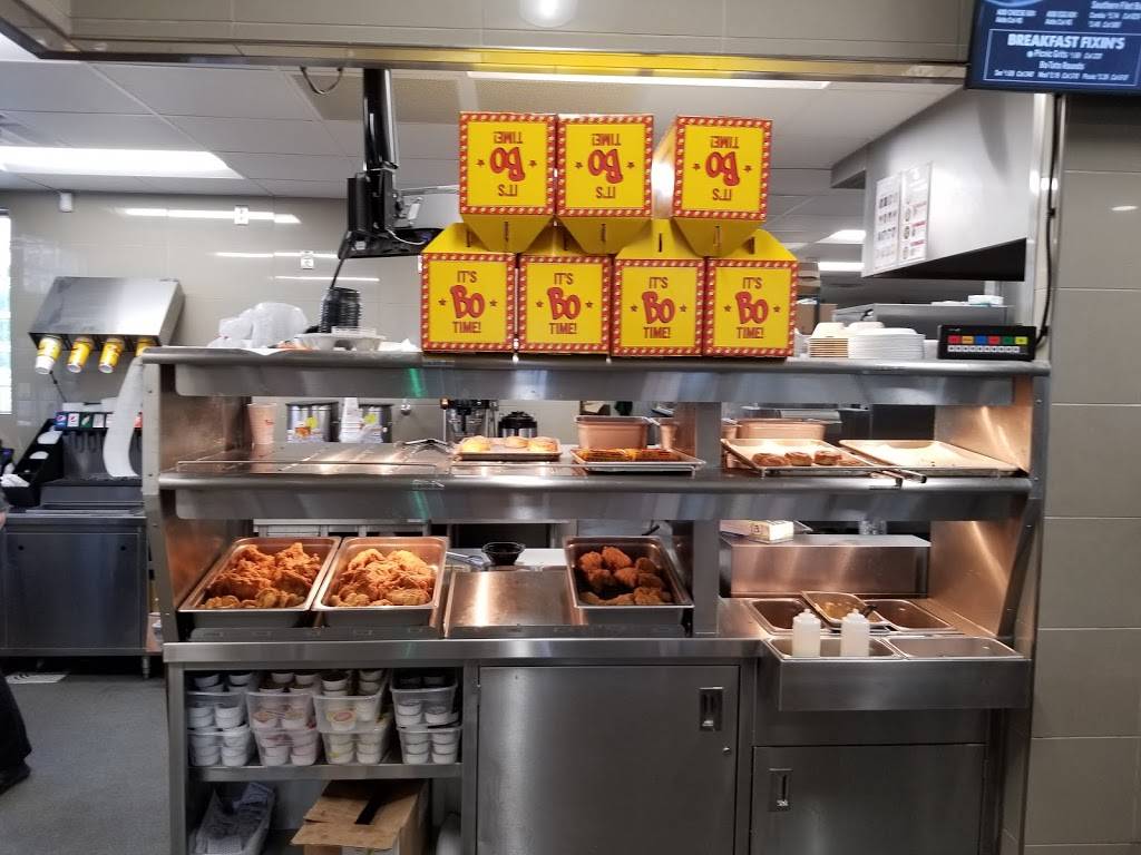 Bojangles Famous Chicken n Biscuits | restaurant | 4828 SW College Rd, Ocala, FL 34474, USA | 3527896000 OR +1 352-789-6000