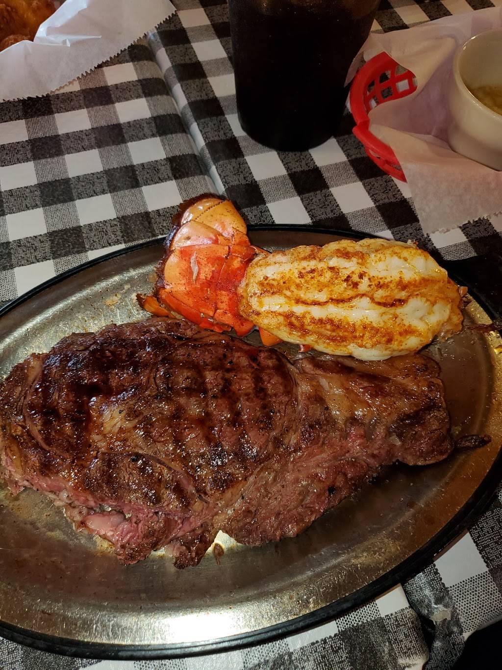 Catfish Cabin | restaurant | 1290 S Highland Ave, Jackson, TN 38301, USA | 7314221001 OR +1 731-422-1001