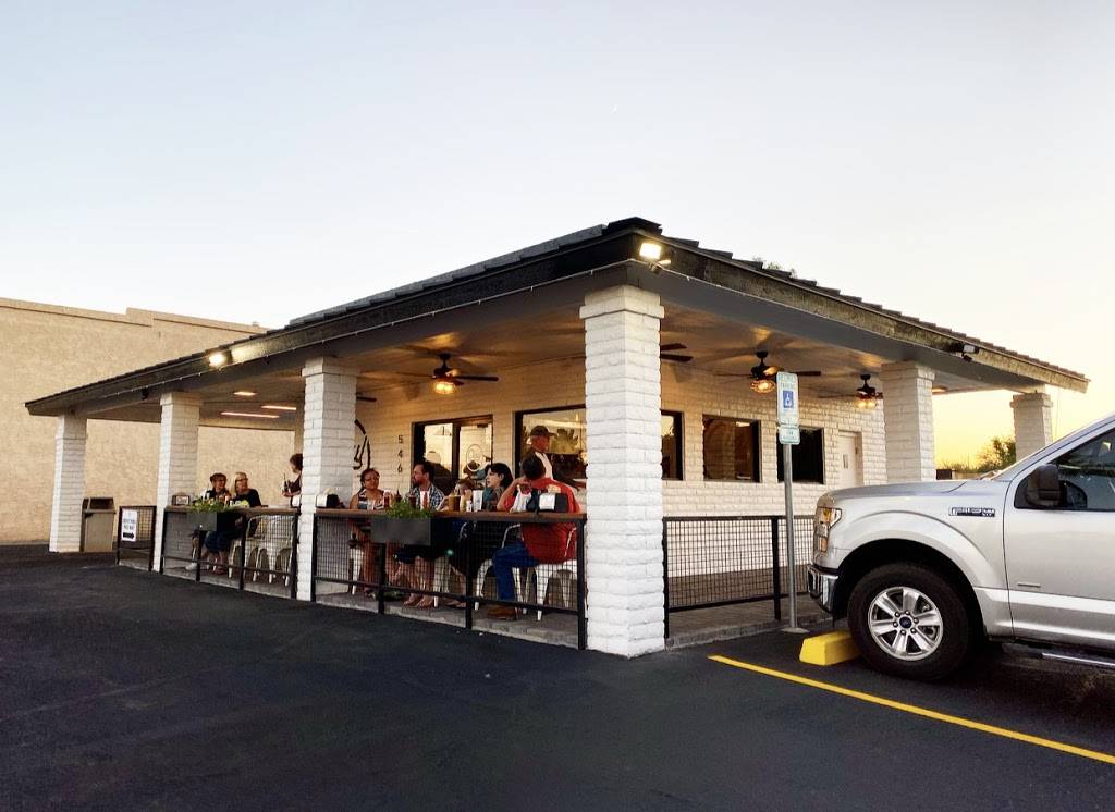 Clay Dawgs | restaurant | 546 N Gilbert Rd, Gilbert, AZ 85234, USA | 4808133727 OR +1 480-813-3727