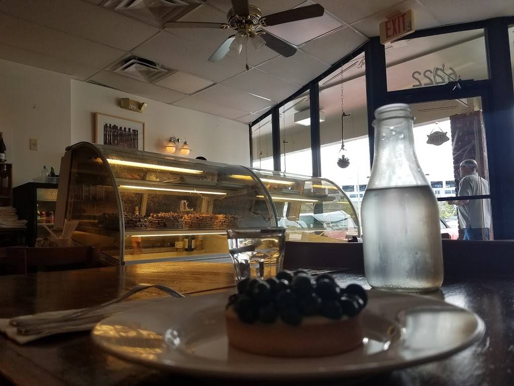 Cafe Bonjour | bakery | 6222 S Dixie Hwy, South Miami, FL 33143, USA | 3056614714 OR +1 305-661-4714