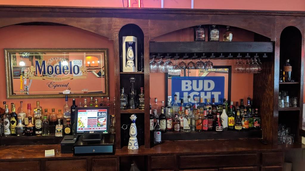 Dos Lunas | restaurant | 12 S Tippecanoe Dr, Tipp City, OH 45371, USA | 9378773277 OR +1 937-877-3277