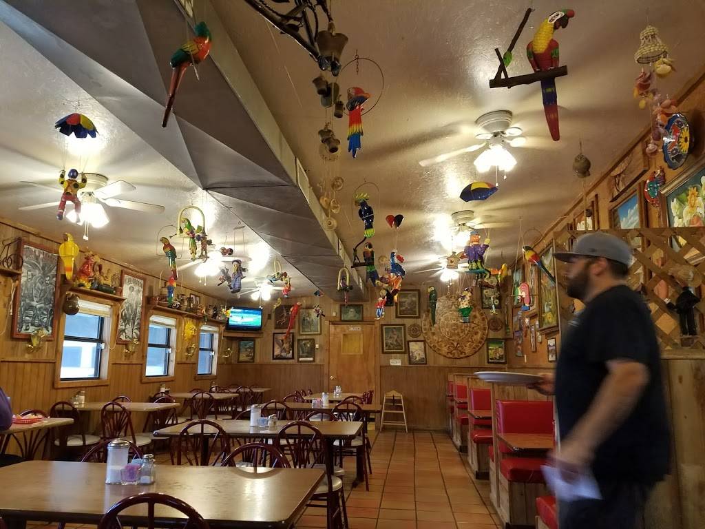 Salgados Restaurante | restaurant | 2210 N Main St, Belton, TX 76513, USA | 2549330054 OR +1 254-933-0054