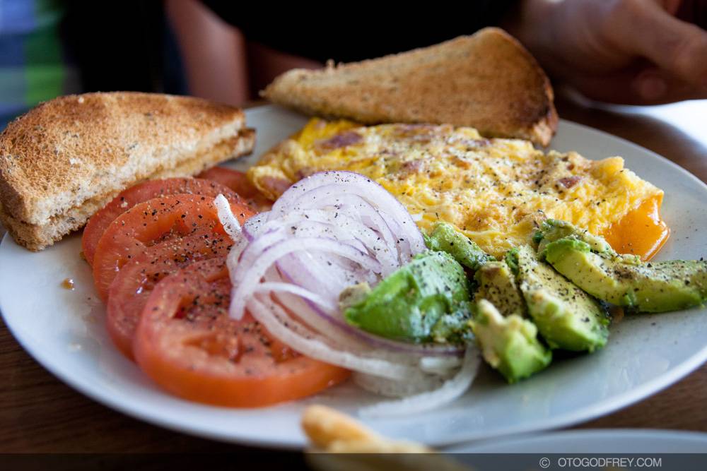 Karens Cafe | restaurant | 77682 Country Club Dr # L, Palm Desert, CA 92211, USA | 7607722800 OR +1 760-772-2800