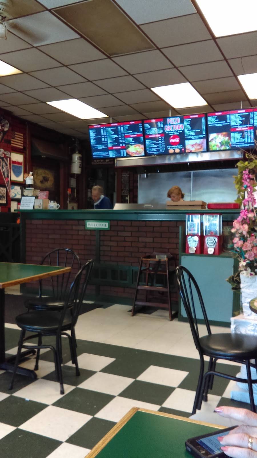 Pizza Factory | meal takeaway | 11 W Main St, Orange, MA 01364, USA | 9785445818 OR +1 978-544-5818