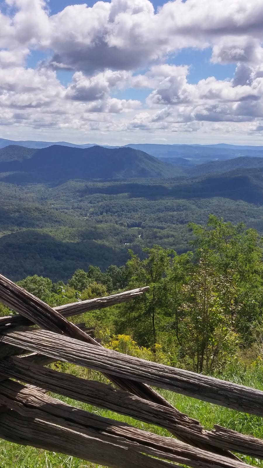 Big Walker Lookout | restaurant | 8711 Stoney Fork Rd, Wytheville, VA 24382, USA | 2766634016 OR +1 276-663-4016