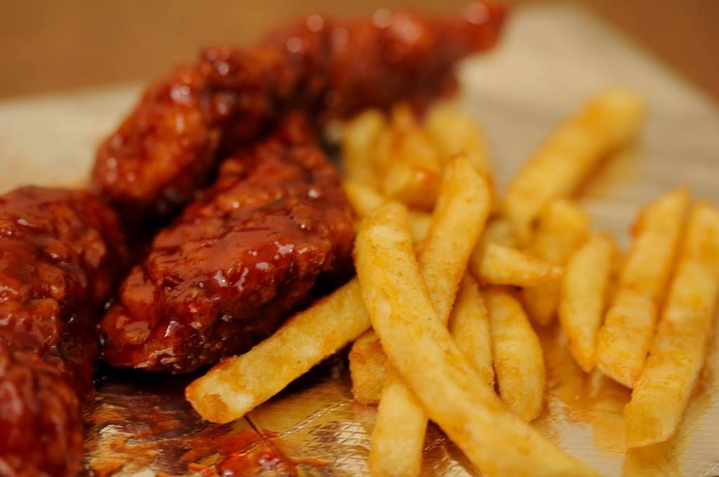 Entree Moores | restaurant | 20442 Van Born Rd, Dearborn Heights, MI 48125, USA | 3132789530 OR +1 313-278-9530