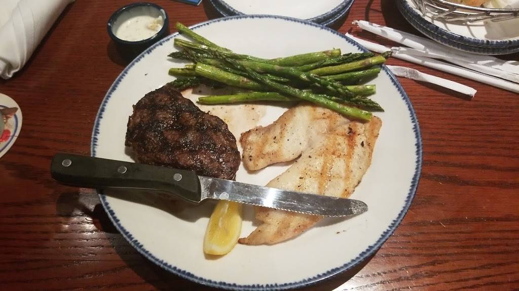 Red Lobster | restaurant | 104 TX-332, Lake Jackson, TX 77566, USA | 9792978580 OR +1 979-297-8580