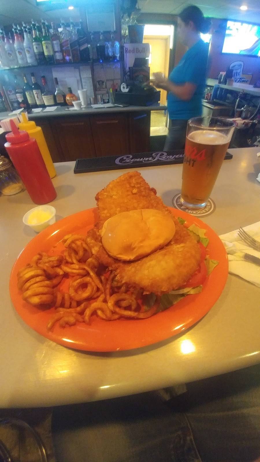 Lucky Dogs Pub & Eatery | restaurant | 701 N 4th St, Chillicothe, IL 61523, USA | 3092749999 OR +1 309-274-9999