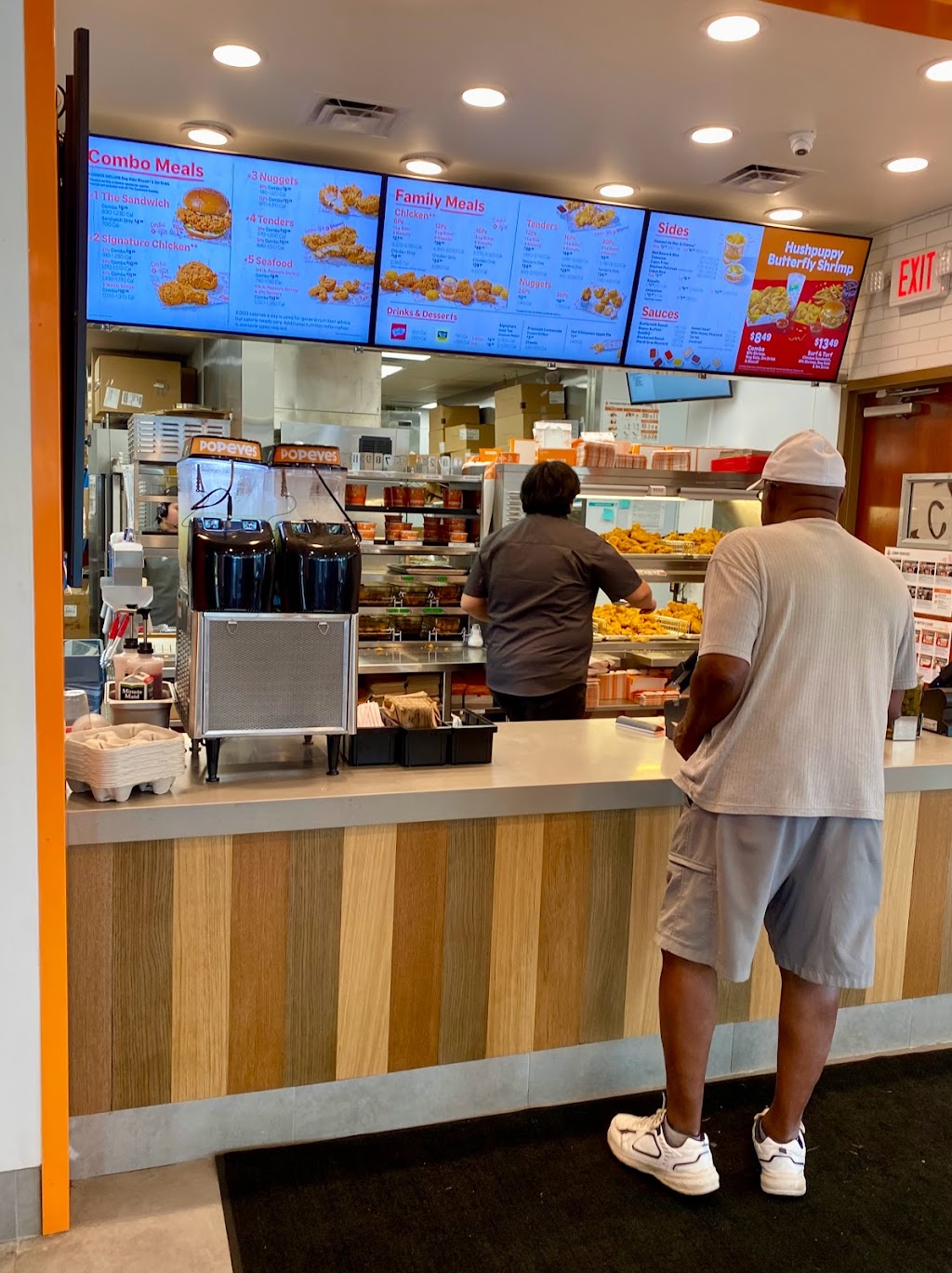 Popeyes Louisiana Kitchen | restaurant | 1950 Rosser Ave, Waynesboro, VA 22980, USA | 5404718236 OR +1 540-471-8236