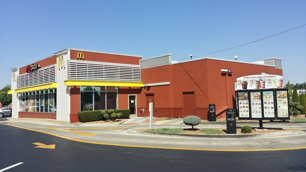 McDonalds | cafe | 11110 31st St, Westchester, IL 60154, USA | 7085311236 OR +1 708-531-1236