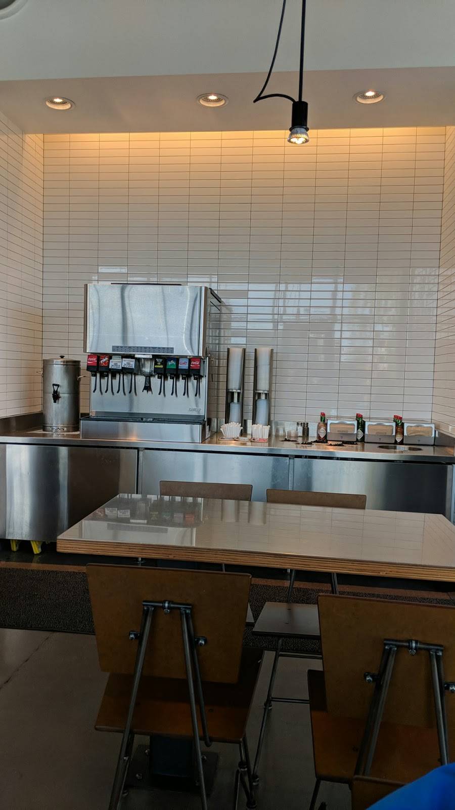 Chipotle Mexican Grill | restaurant | 2020 E Elliot Rd #102, Tempe, AZ 85284, USA | 4804912569 OR +1 480-491-2569