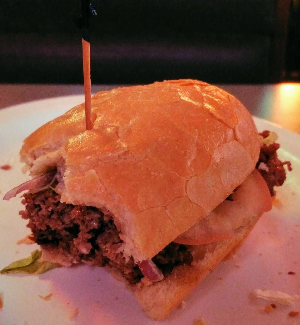 Sammys Pizzeria | restaurant | 2145 Noblestown Rd, Pittsburgh, PA 15205, USA | 4129283020 OR +1 412-928-3020