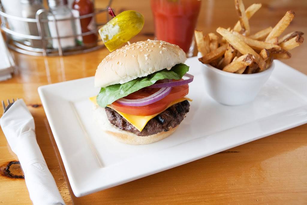 Aunt Mabels Country Kitchen & Motel | restaurant | ON-21, Port Elgin, ON N0H 2C5, Canada | 5193892122 OR +1 519-389-2122