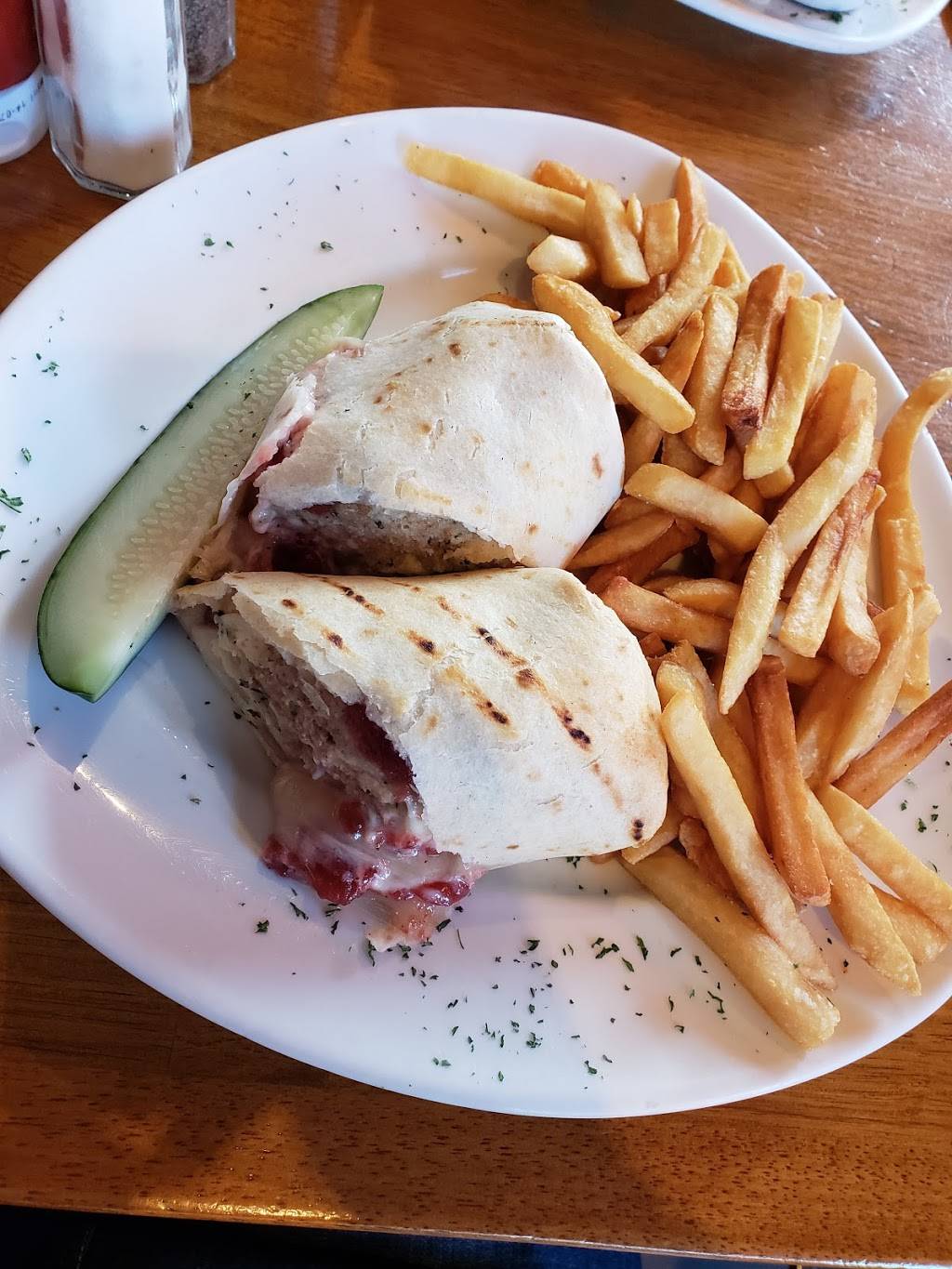 Funky Murphys | restaurant | 305 Shrewsbury St, Worcester, MA 01604, USA | 5087532995 OR +1 508-753-2995